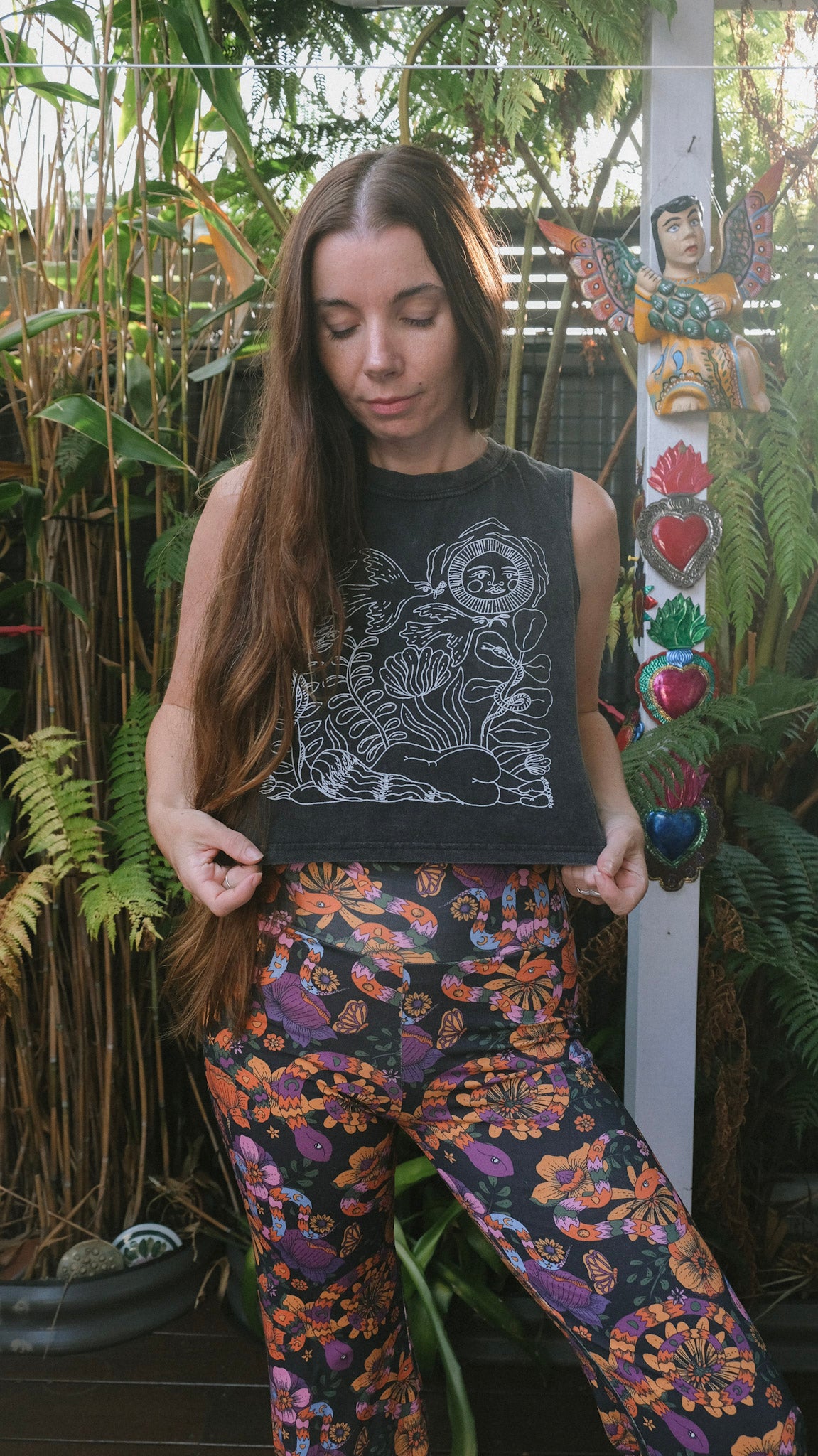 Sleeveless crop tee - Black Stonewash - You're True Nature