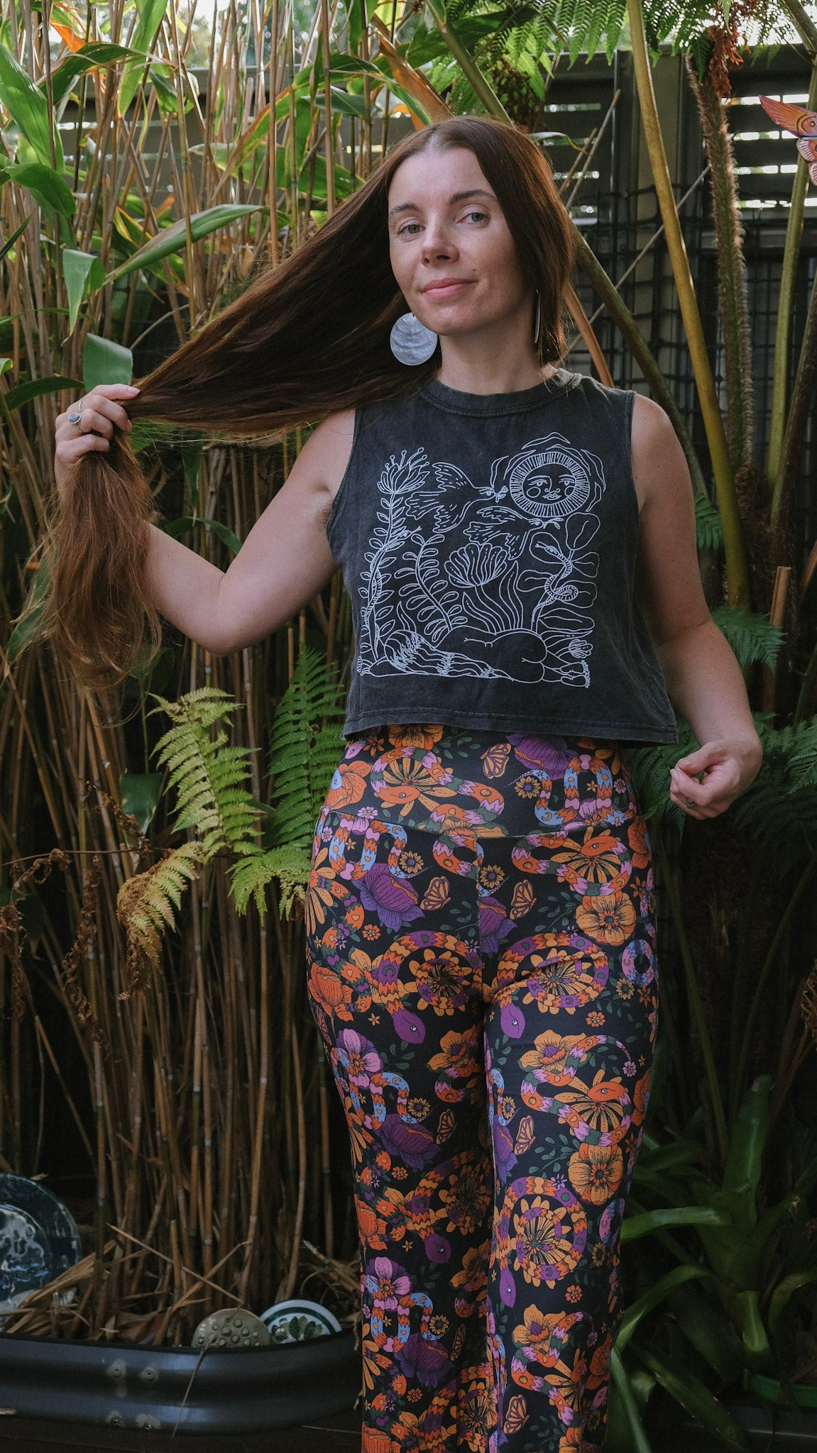 Sleeveless crop tee - Black Stonewash - You're True Nature