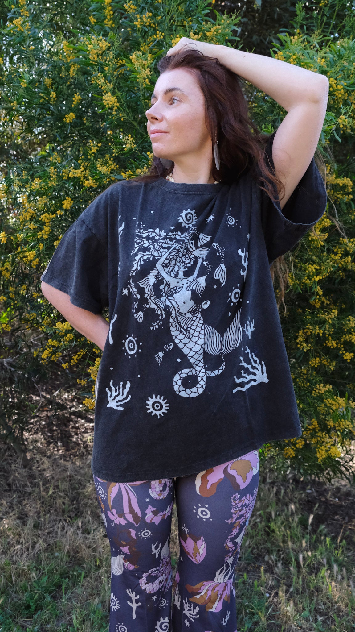 Black Celtic Mermaid T-shirt - Black stonewash