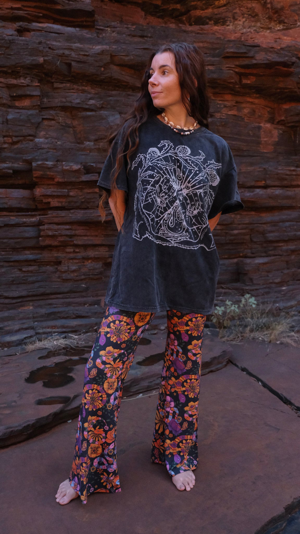 Pinky Swear T-shirt - Black stonewash