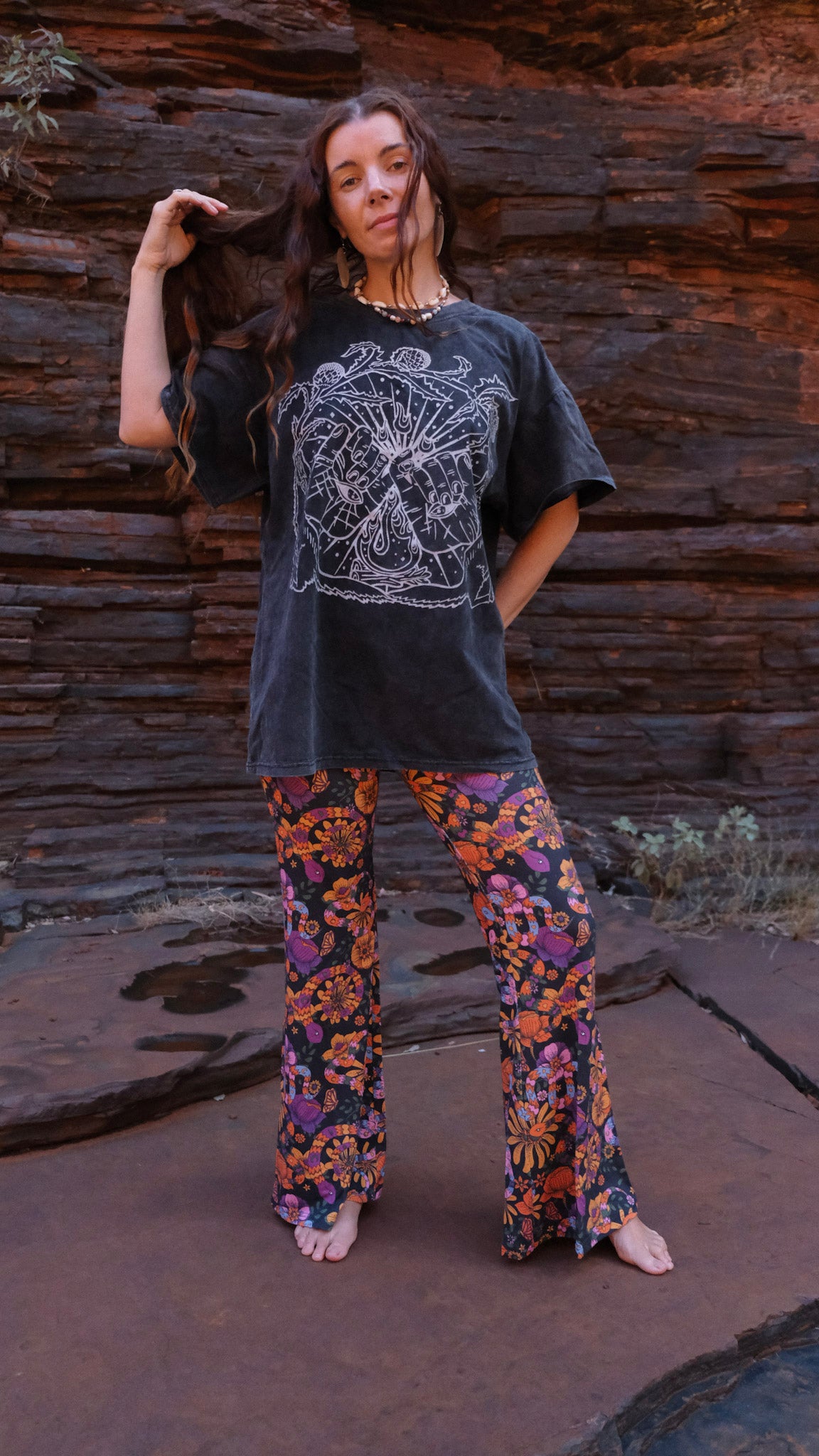 Pinky Swear T-shirt - Black stonewash