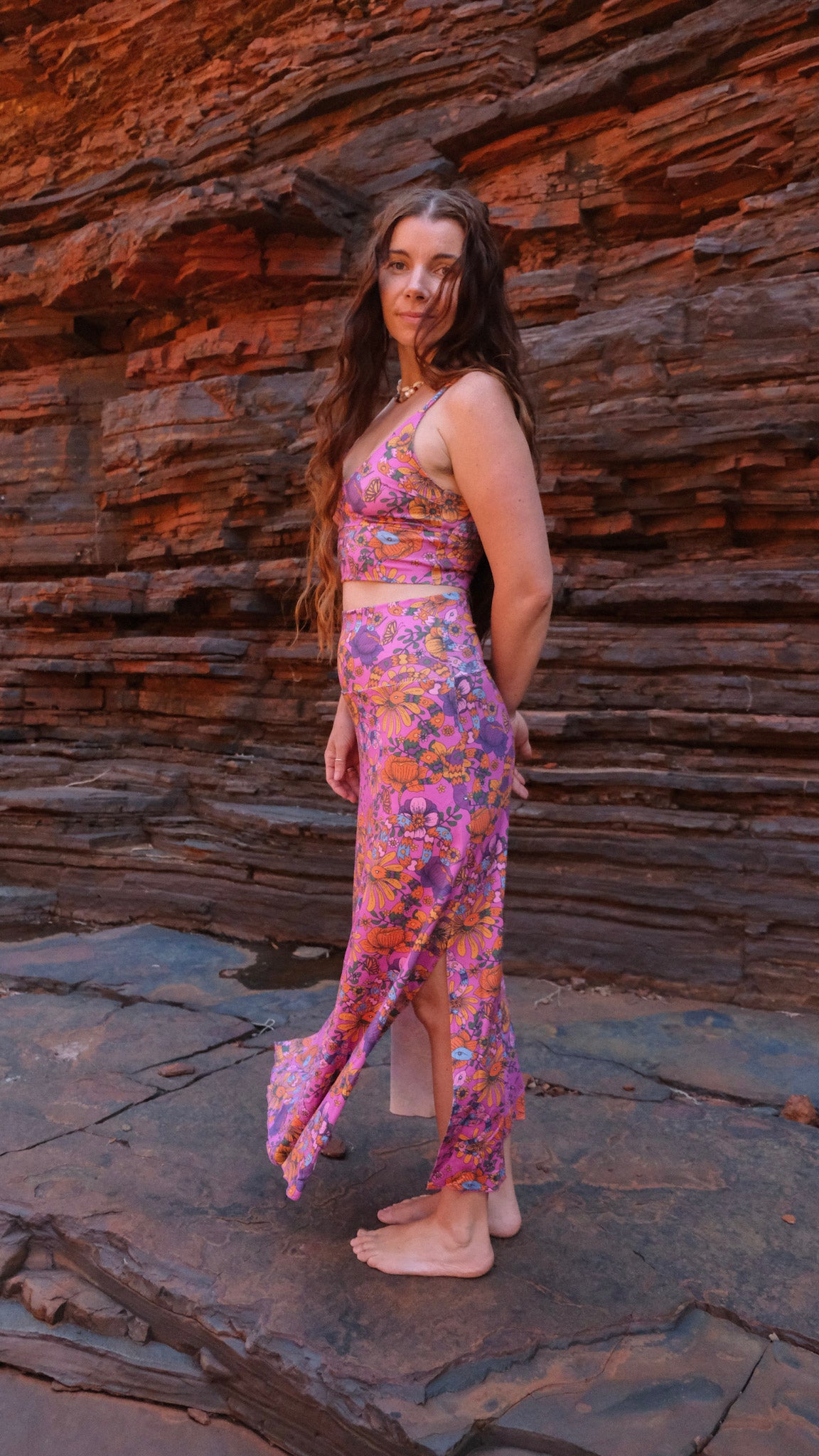 V-Neck Singlet - Fuchsia Snakes And Blooms