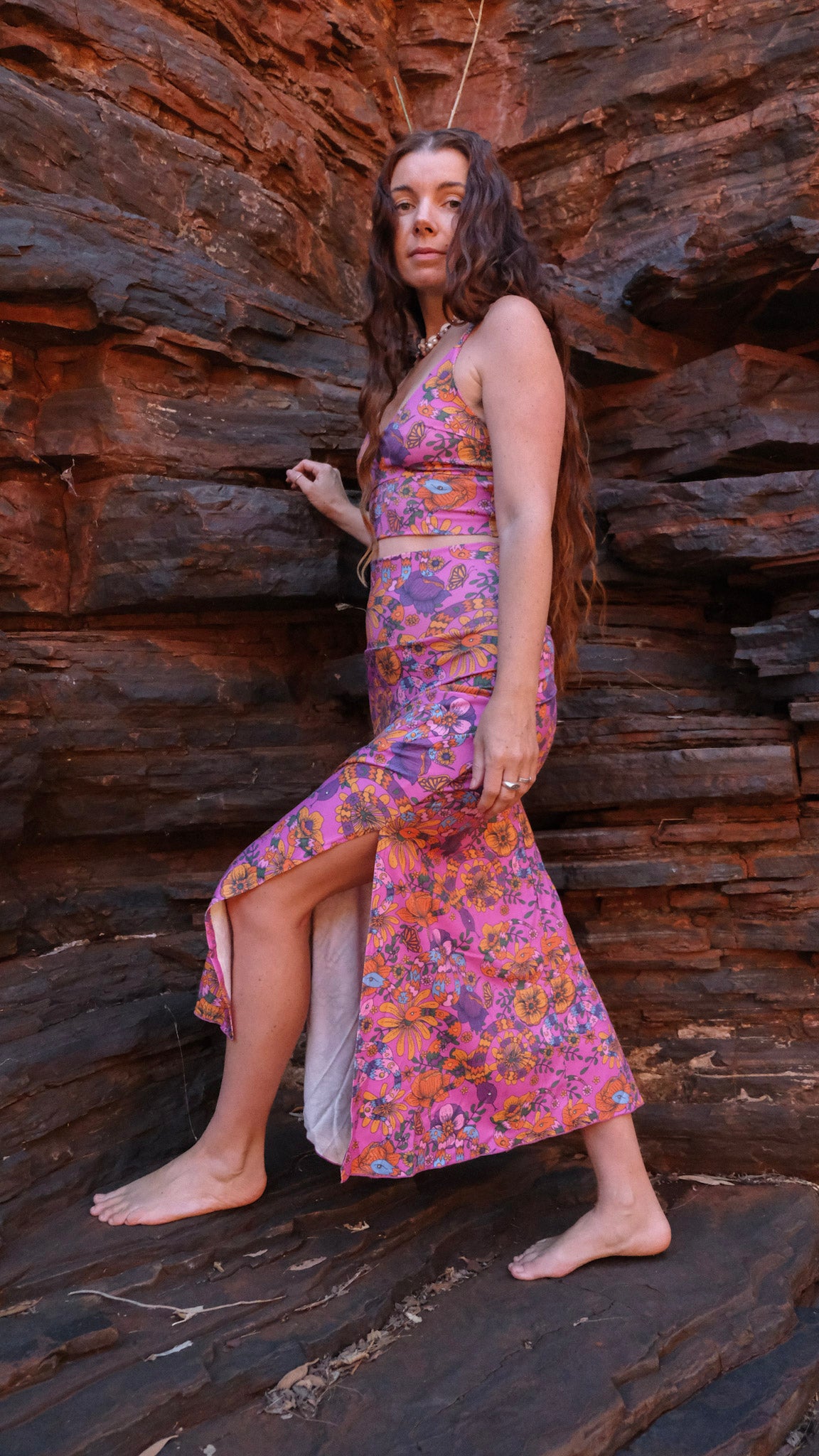 V-Neck Singlet - Fuchsia Snakes And Blooms