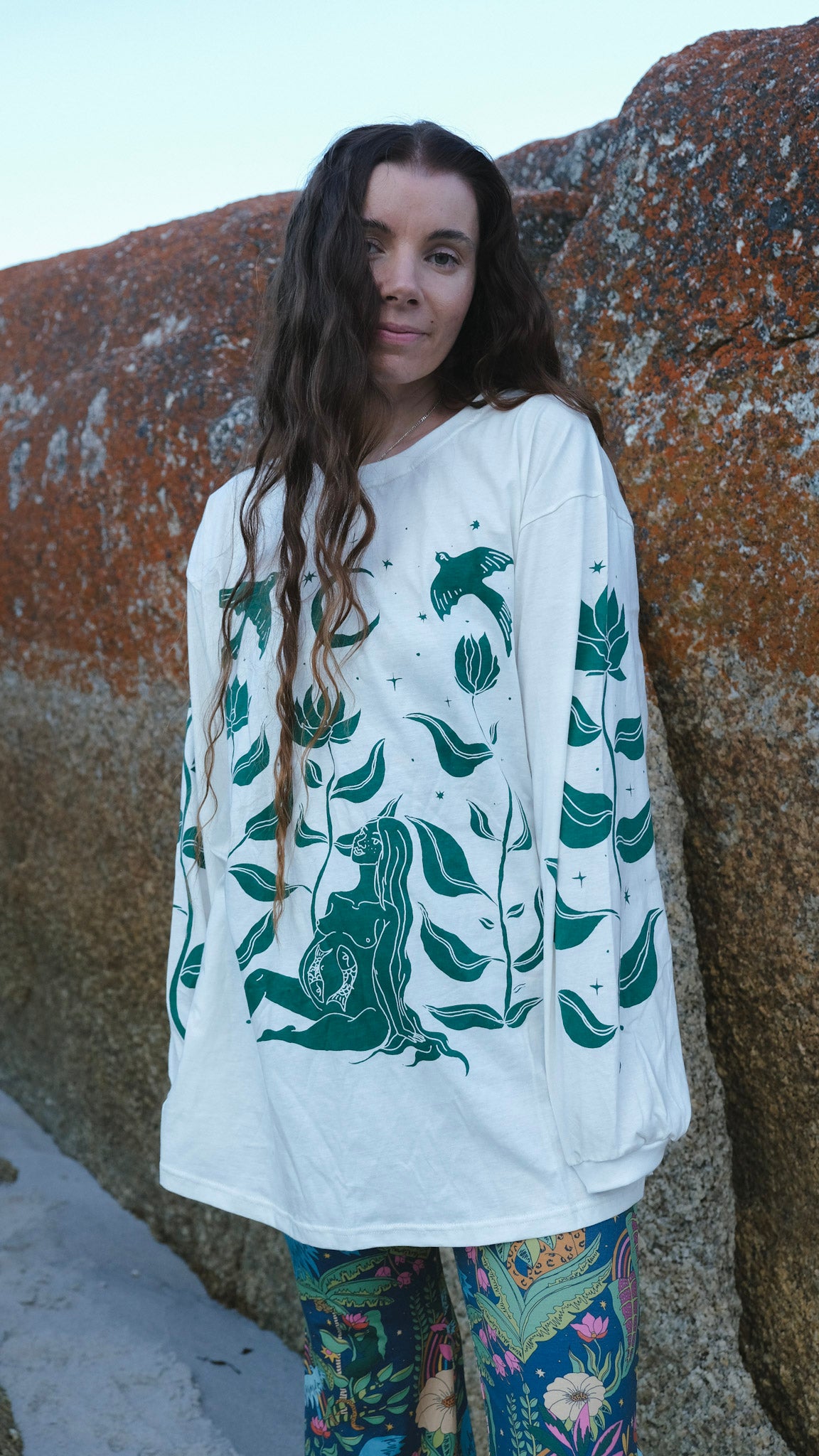 Guardians Long Sleeve T-shirt - White and Forest Green