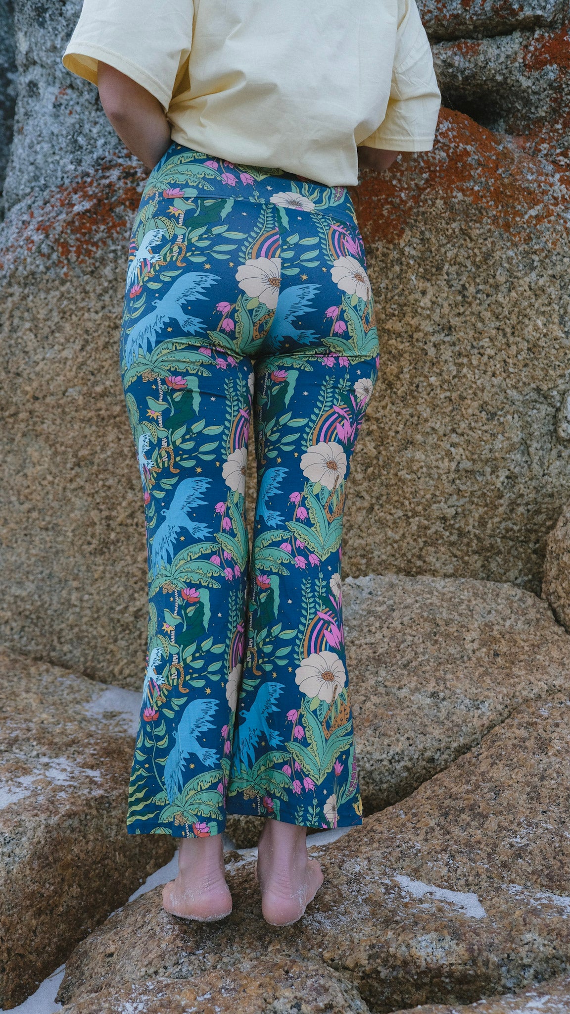 Cropped Flares - Night Jungle