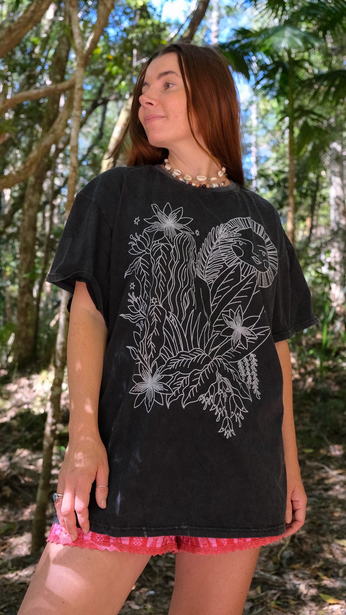Jungle Woman Oversized Tshirt - Black stonewash