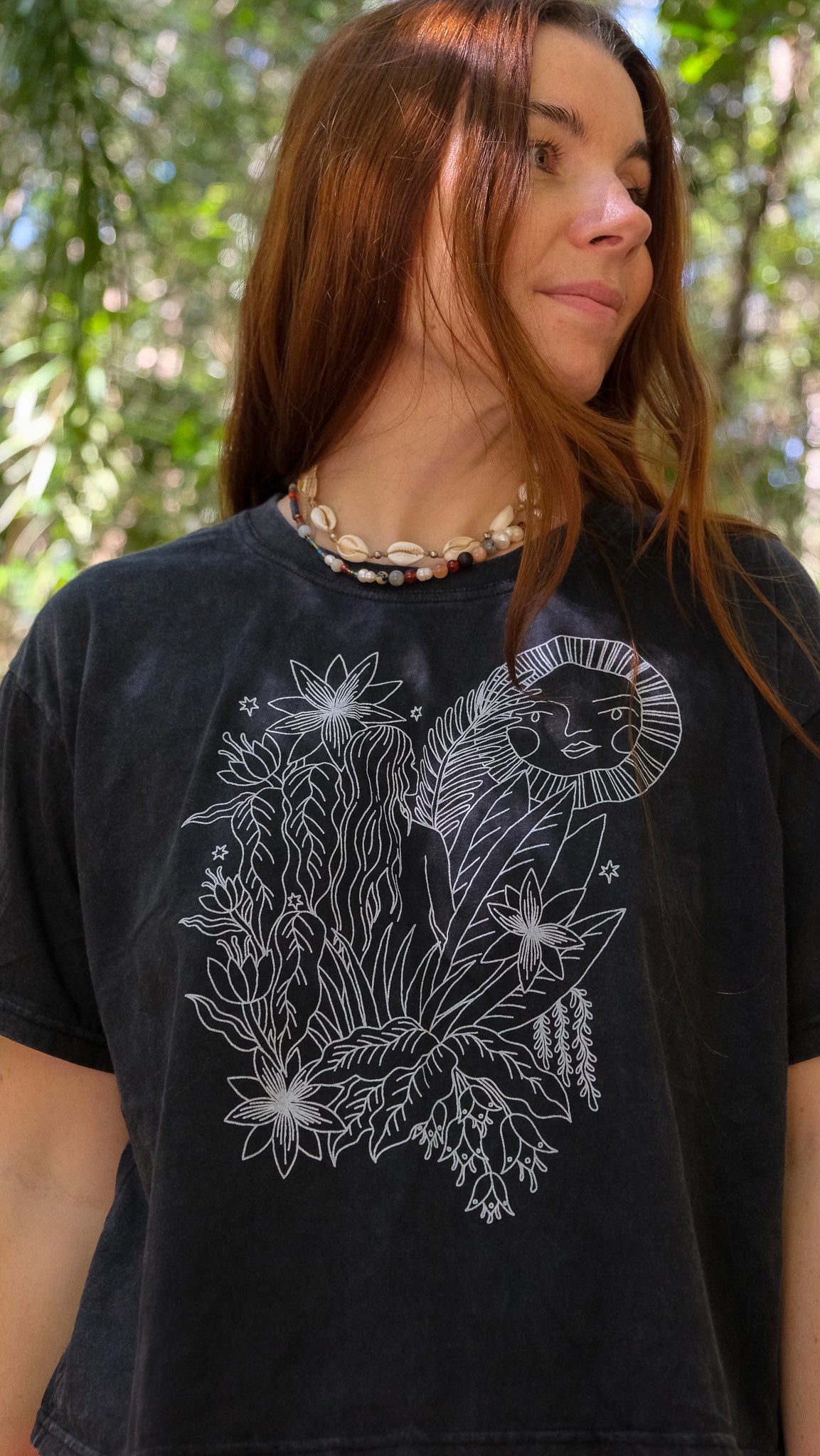 Jungle Woman Cropped Tshirt - Black stonewash