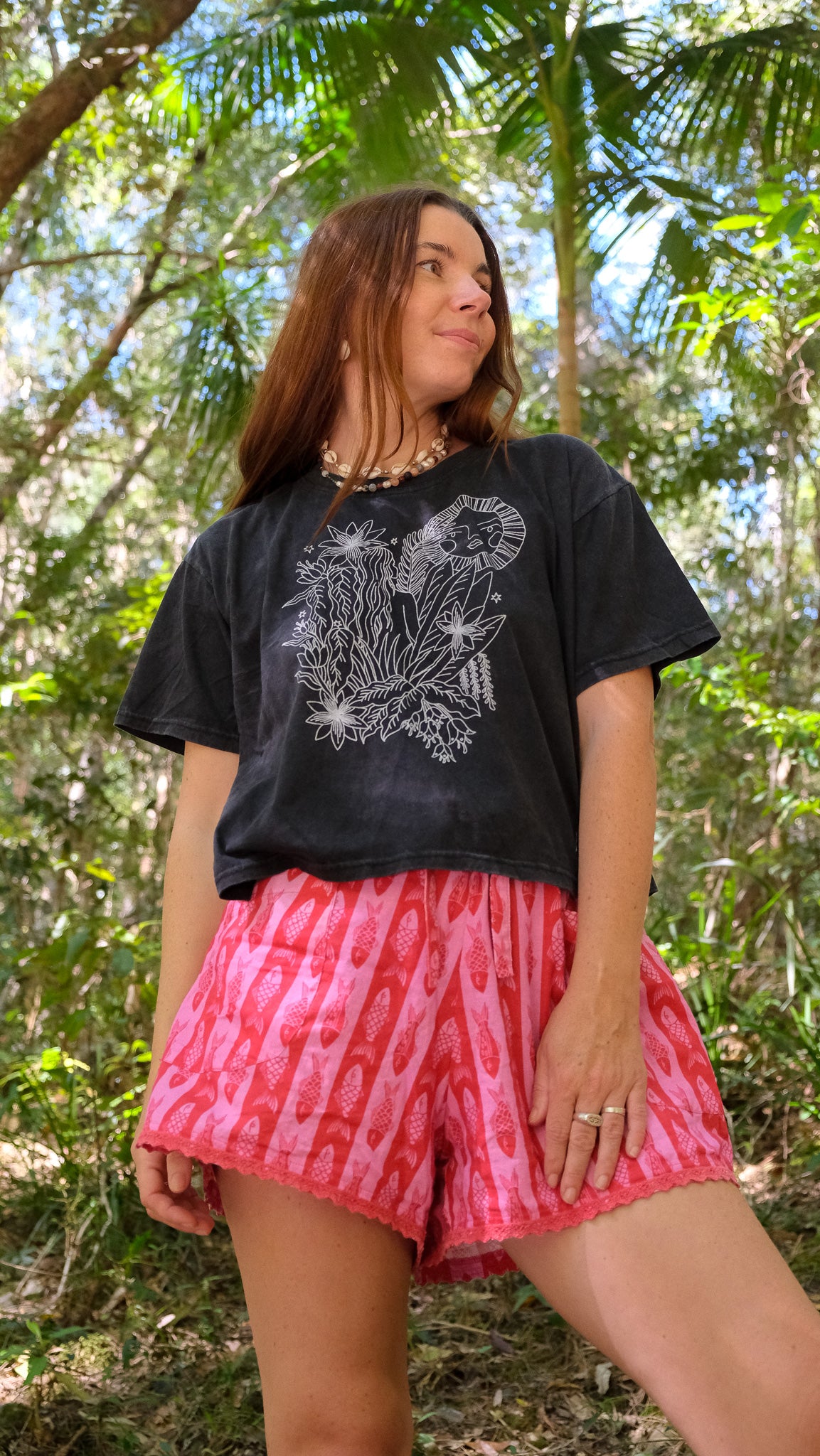 Jungle Woman Cropped Tshirt - Black stonewash