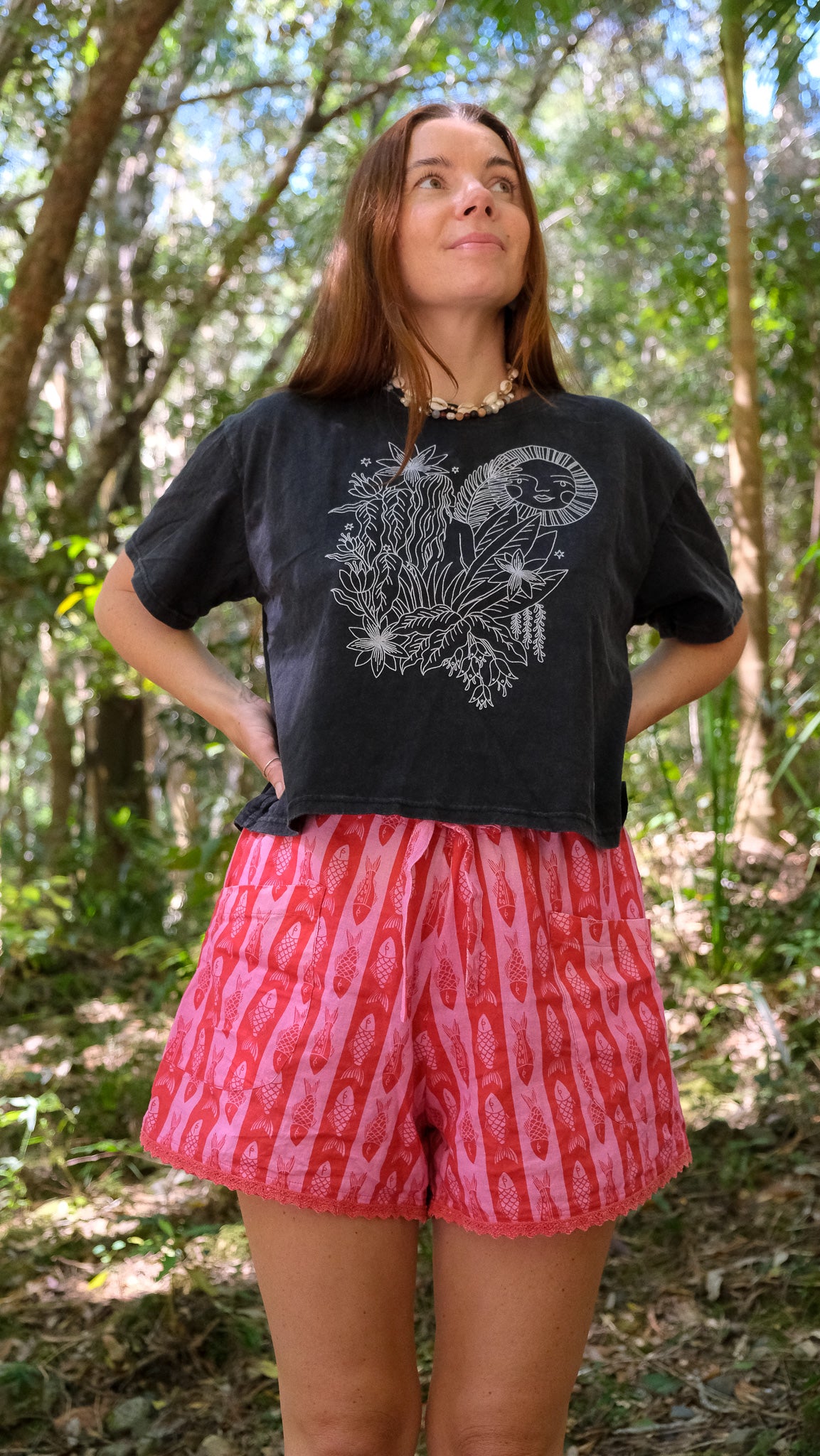 Jungle Woman Cropped Tshirt - Black stonewash