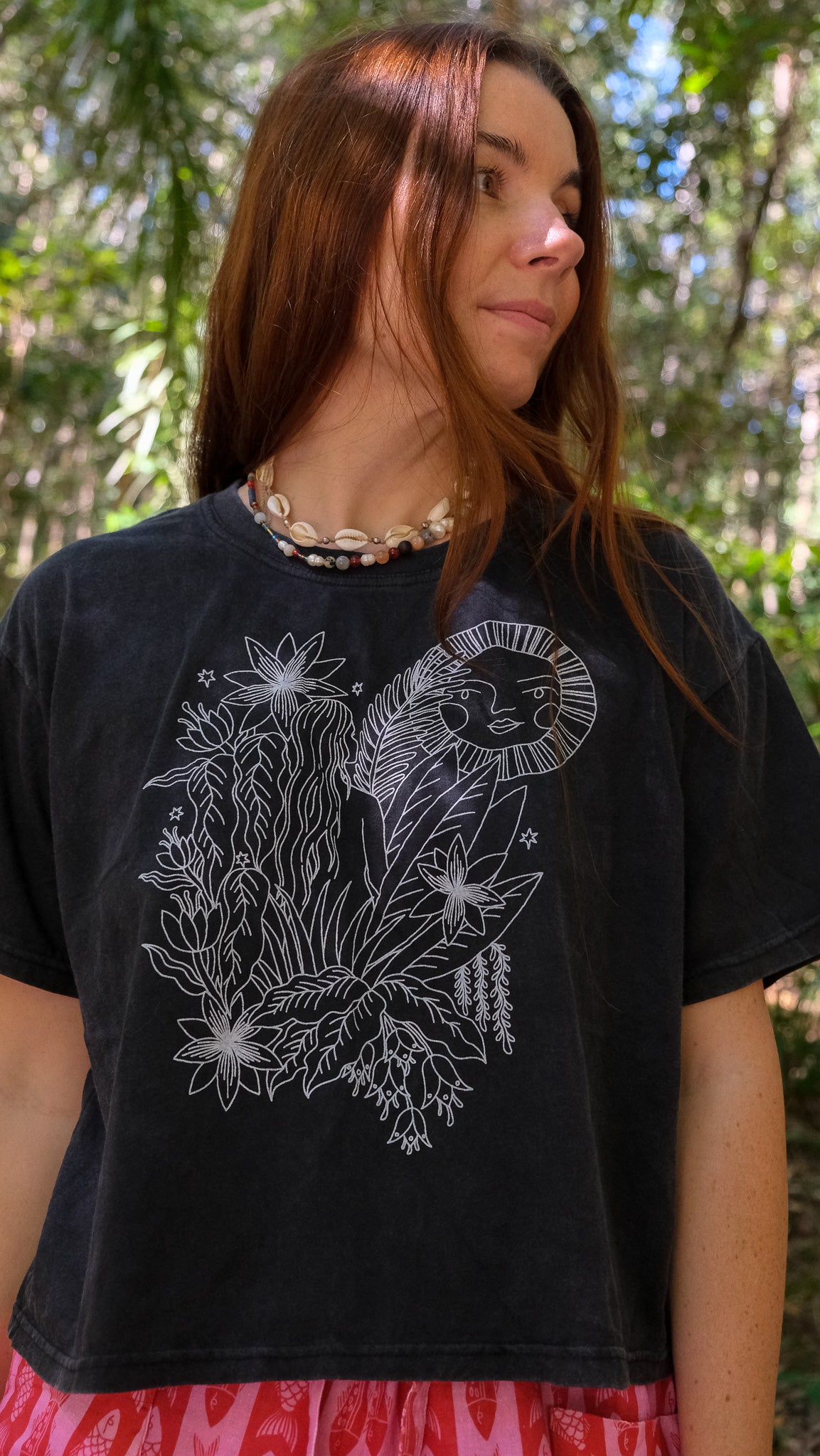 Jungle Woman Cropped Tshirt - Black stonewash