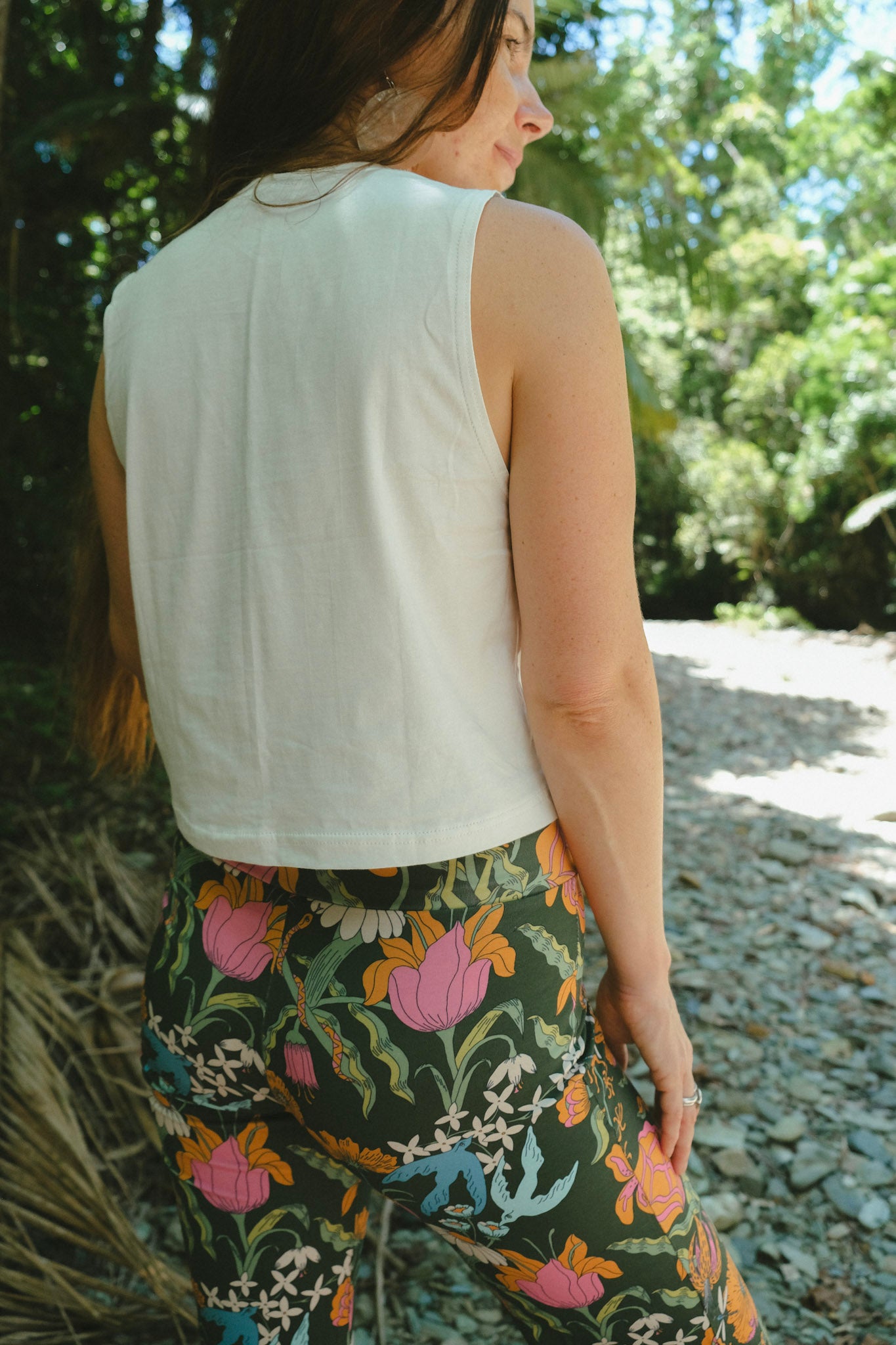 Sleeveless Crop Tee - Sun Worship - Natural white