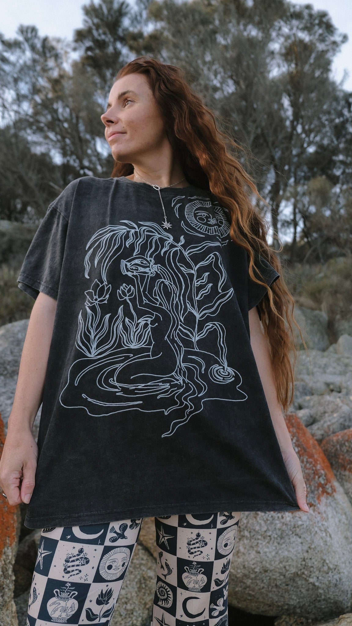 Water Bearer T-shirt - Black Stonewash