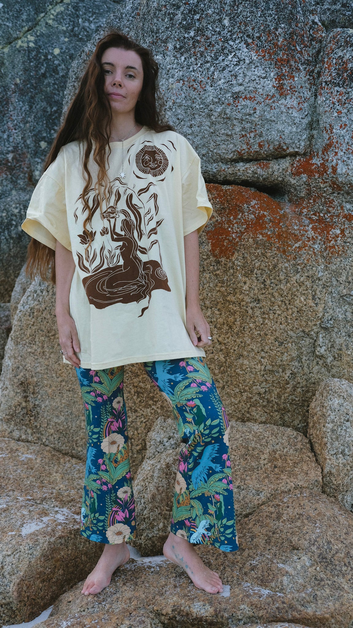 Water Bearer T-shirt - Vintage Yellow