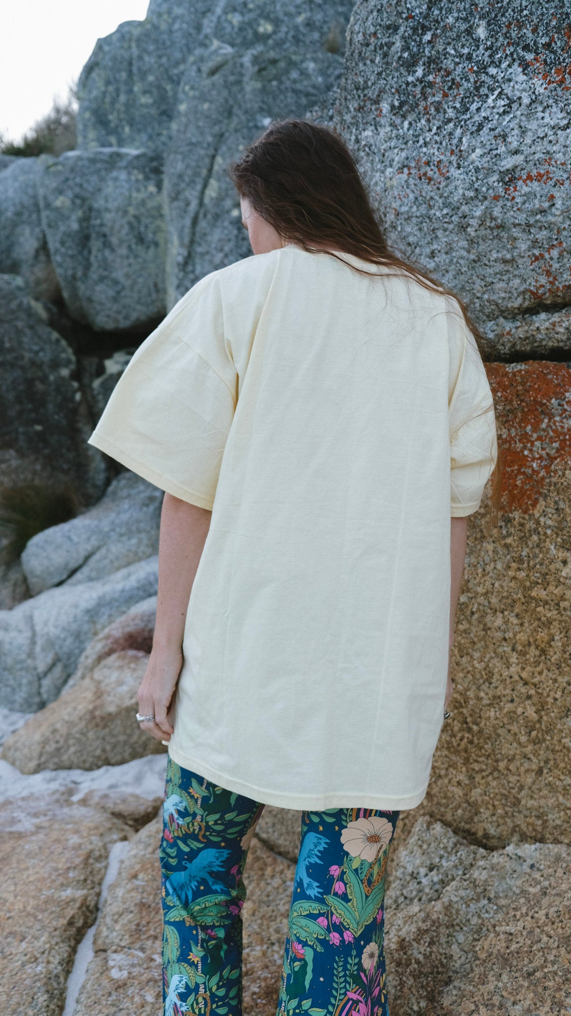 Water Bearer T-shirt - Vintage Yellow